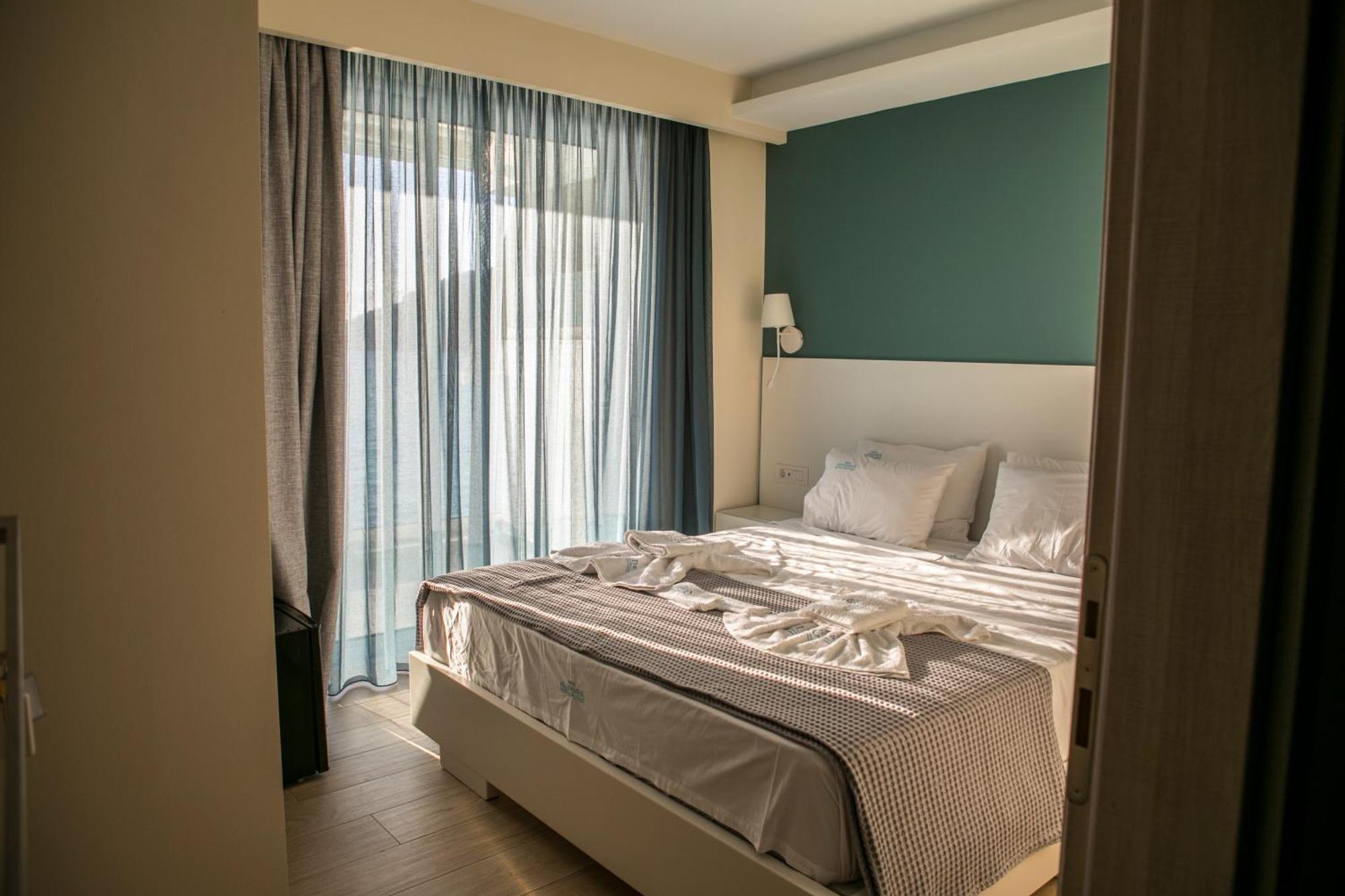 Hotel Alexander Mýtikas Eksteriør bilde